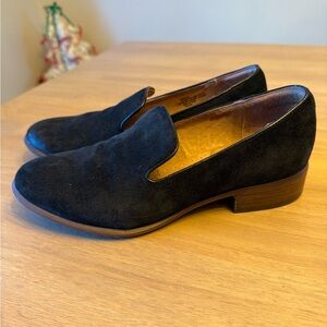 Sofft Black Suede Classic Loafers | Size 7.5